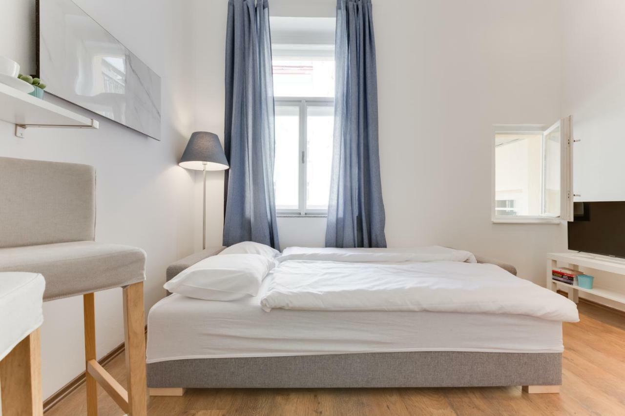 Apartment Jt's Benatska Str. Prag